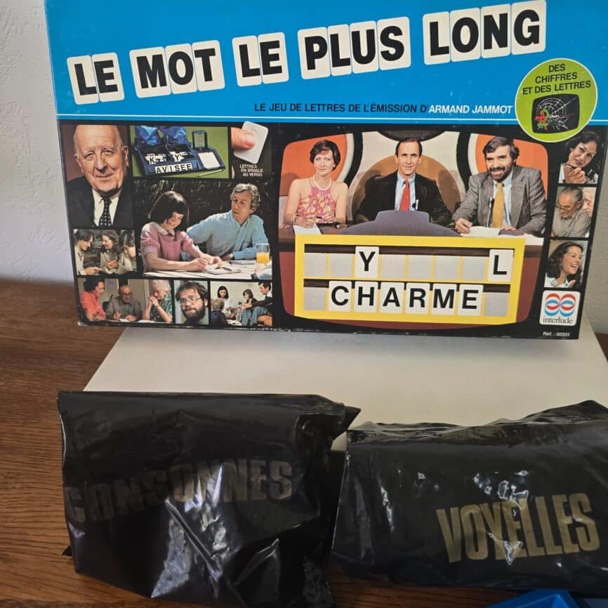 Vue de la boîte et de son contenu complet, jeu en très bon état général.