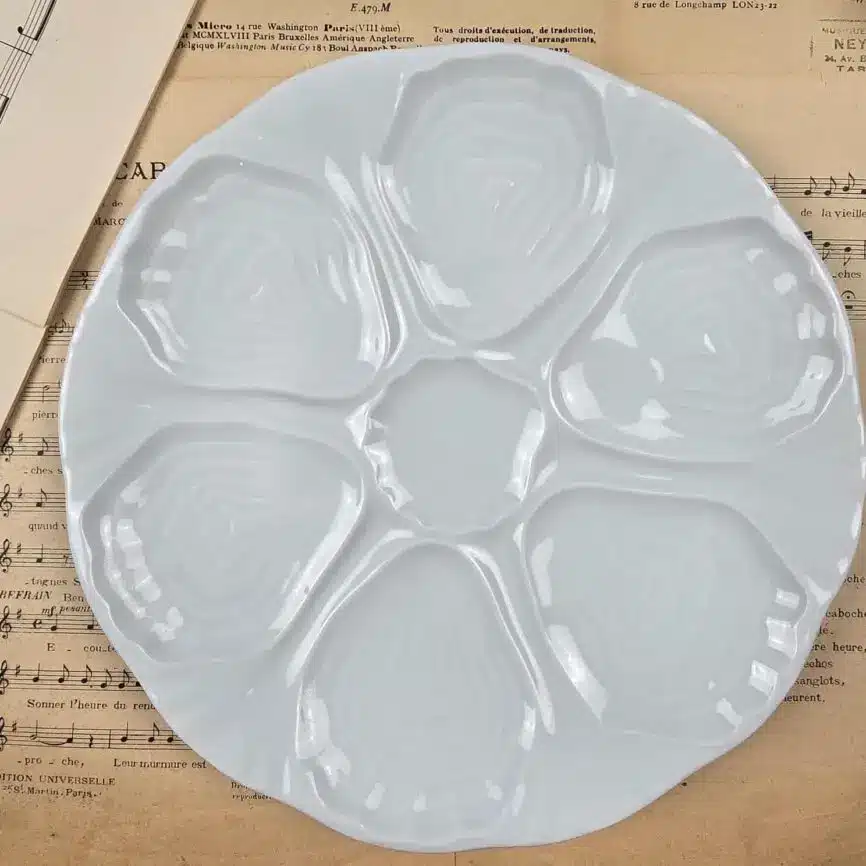 Assiette à huîtres porcelaine Limoges France – vue rapprochée