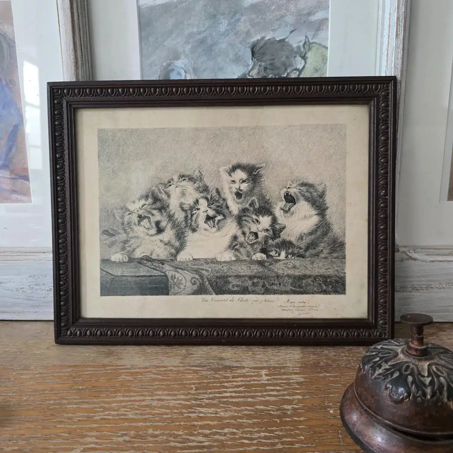 Gravure ancienne « Un concert de chats » encadrée, vue d’ensemble.