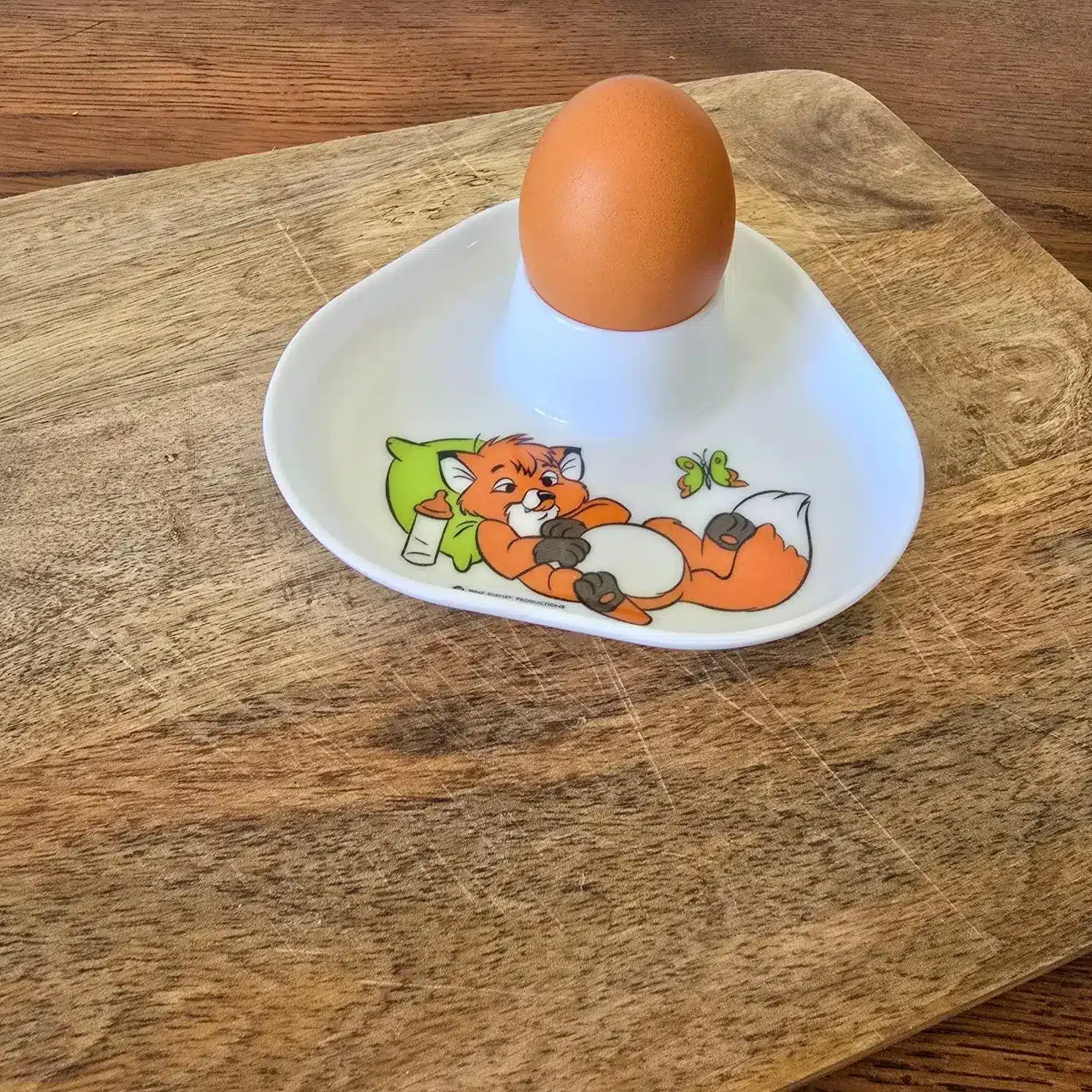 Coquetier vintage Rox et Rouky Walt Disney Productions avec œuf, Plastorex France.