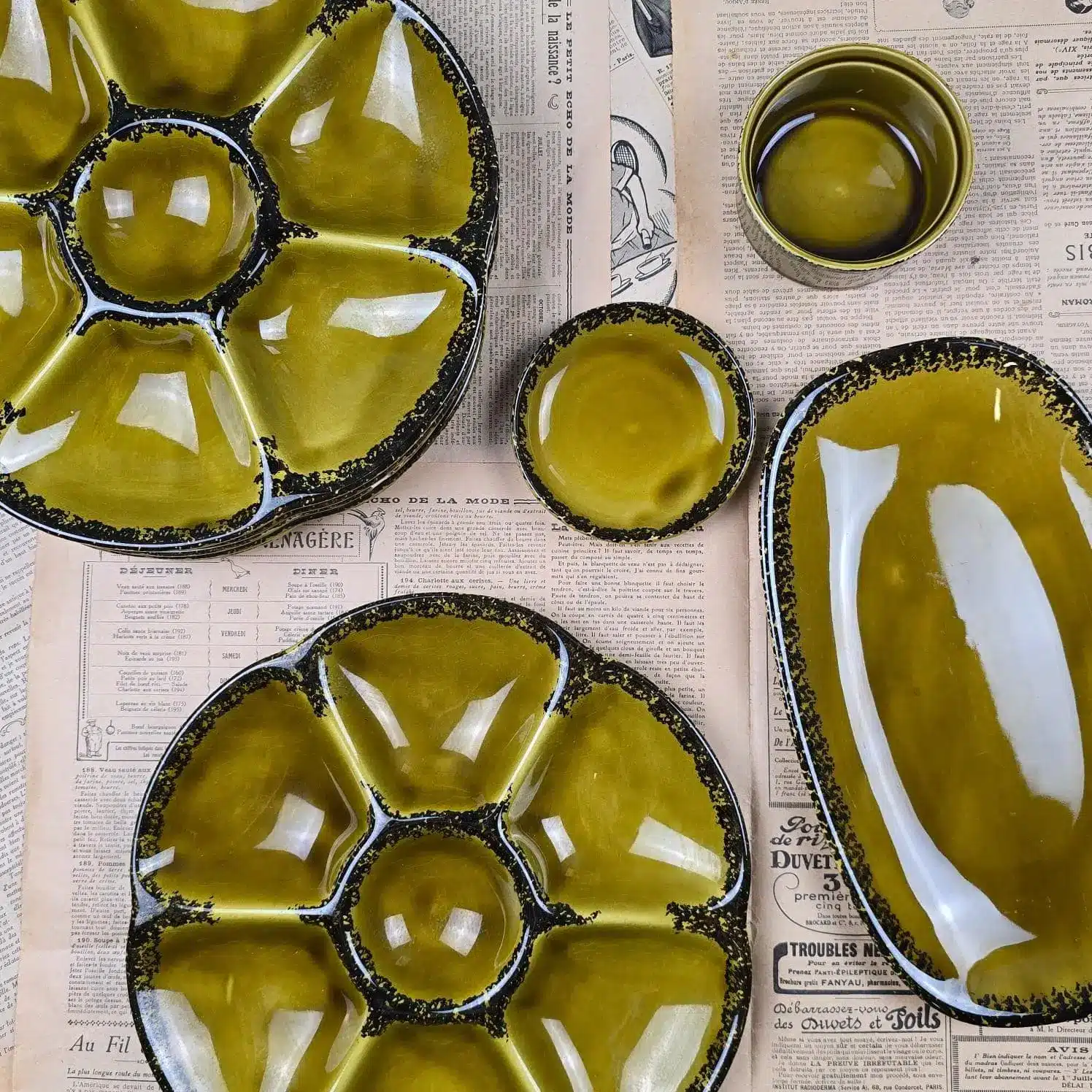 Ensemble service à huîtres Gien en barbotine – assiettes, ravier et ramequin