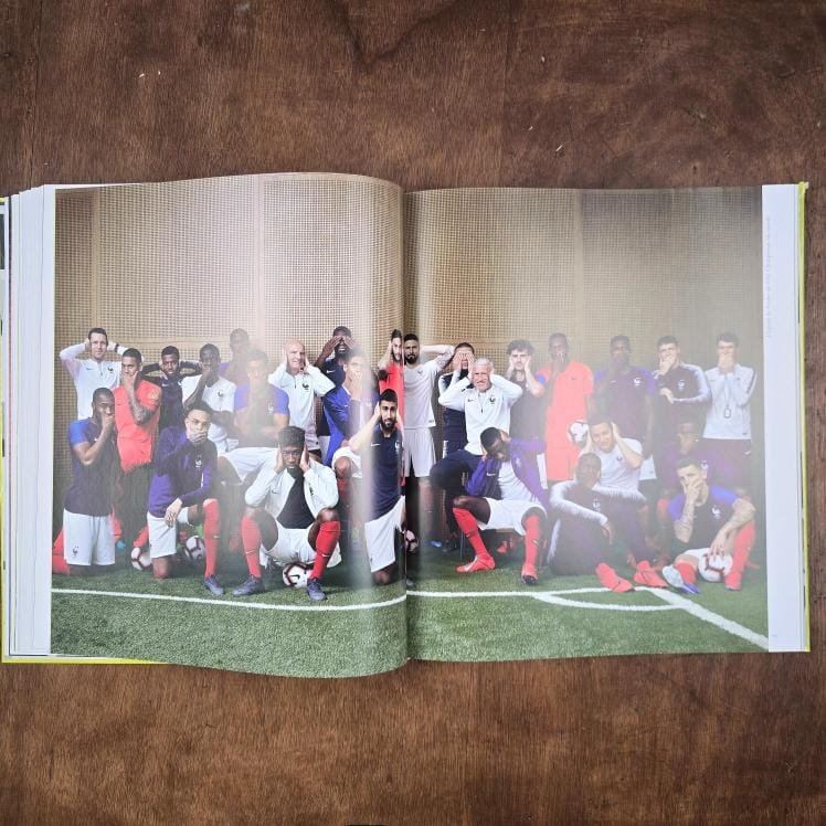 livre-photo-fucking-good-question-robert--