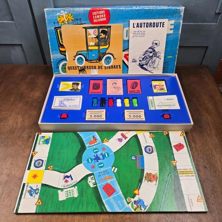 Jeu de société vintage "L'autoroute", édition Dujardin, complet posé sur table en bois