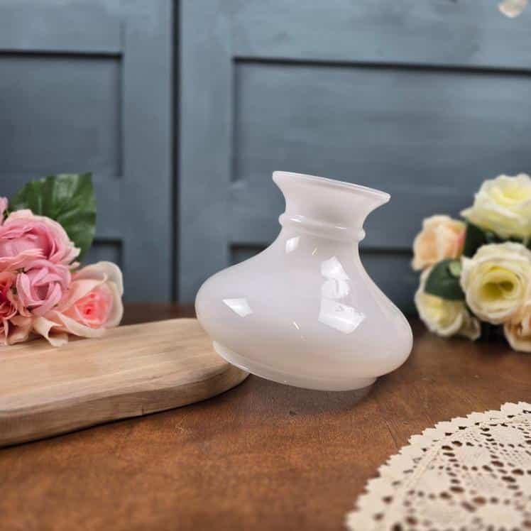 globe abat jour opaline blanc ambiance vintage romantique