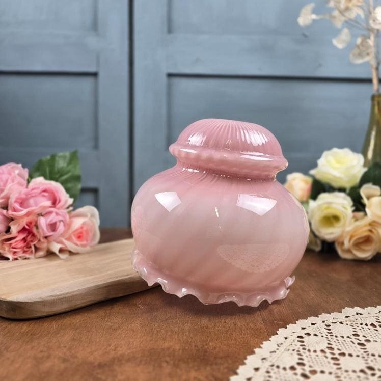 Globe suspension vintage rose – mise en scène déco bohème