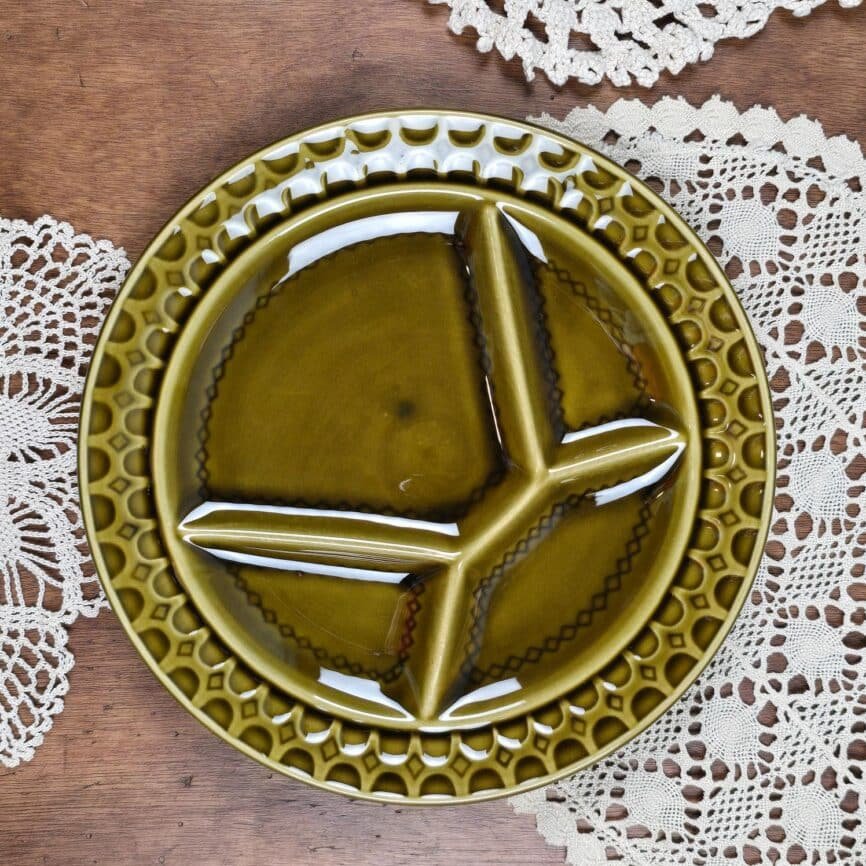 assiettes à fondue Sarreguemines vintage – Vert olive rétro, vue de dessus