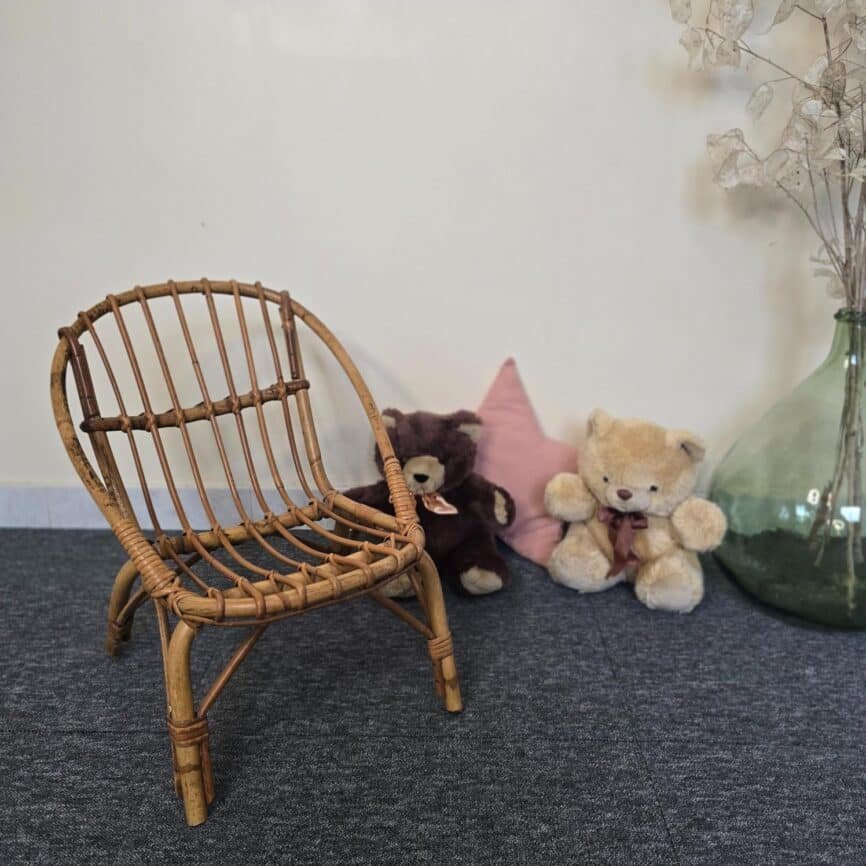 Chaise enfant vintage en rotin déco bohème chic