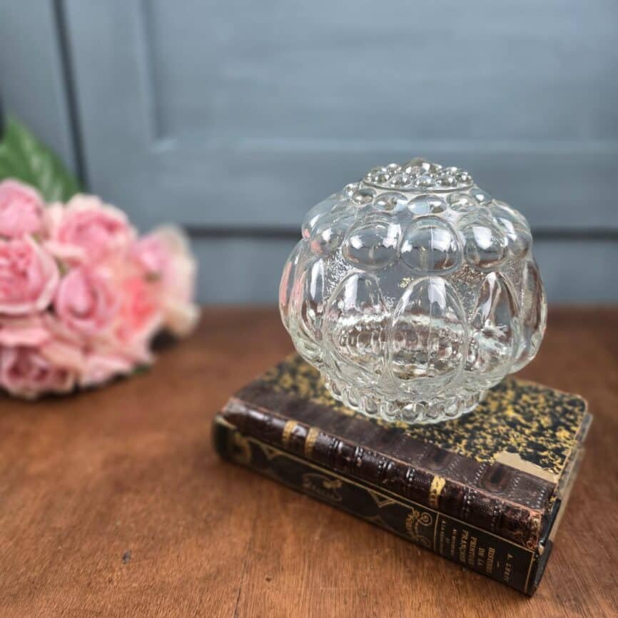 Globe vintage transparent à bulles – Verre moulé texturé – Petit modèle rétro, ambiance vintage