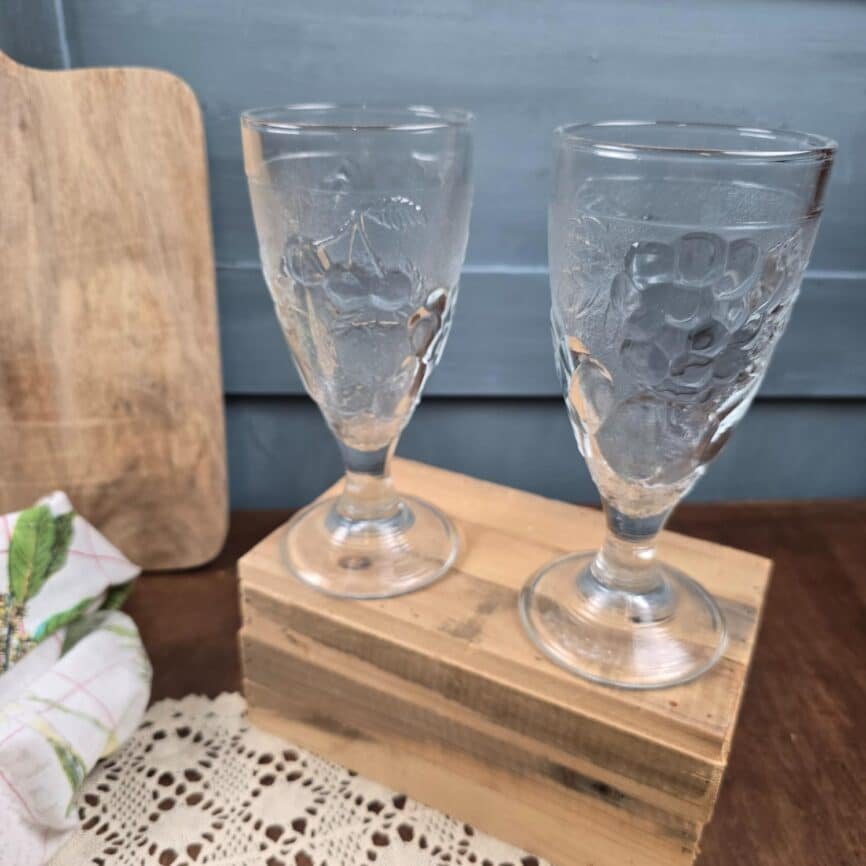 Lot de 2 coupes à glace vintage CODEC décor fruits en relief – Verre moulé, ambiance vintage