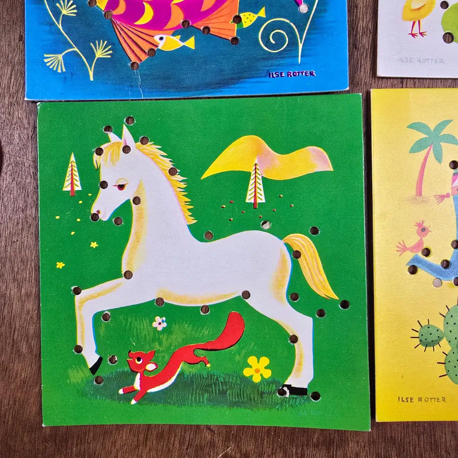 Jeu éducatif vintage Premiers Piquages Fernand Nathan, illustration Ilse Rotter cheval blanc