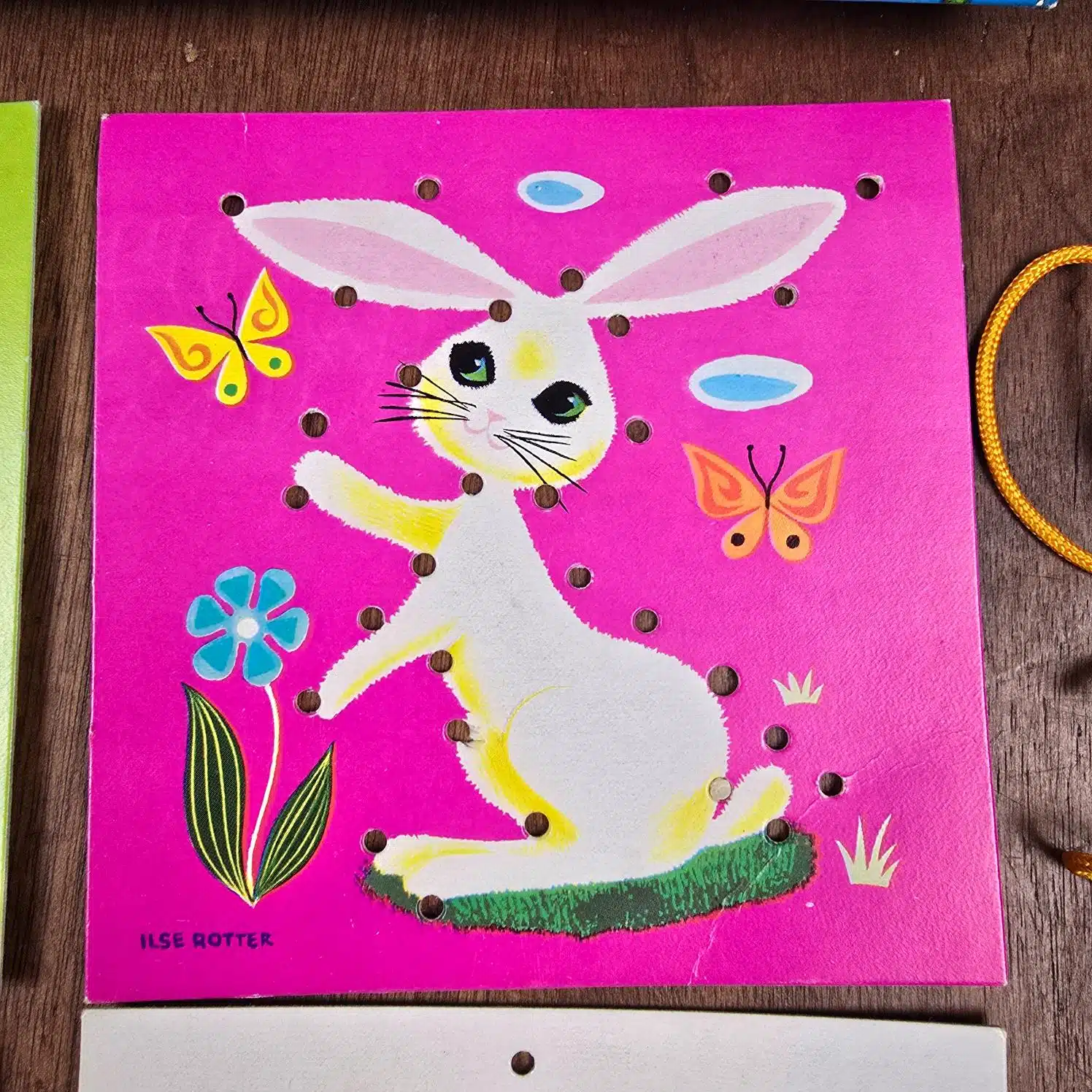 Jeu éducatif vintage Premiers Piquages Fernand Nathan, illustration Ilse Rotter lapin blanc