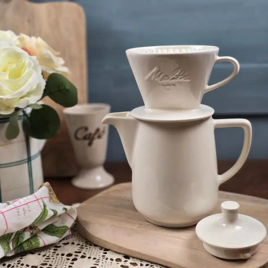 Cafetière filtre ancienne Melitta 101 céramique blanche complète vintage, ambiance vintage