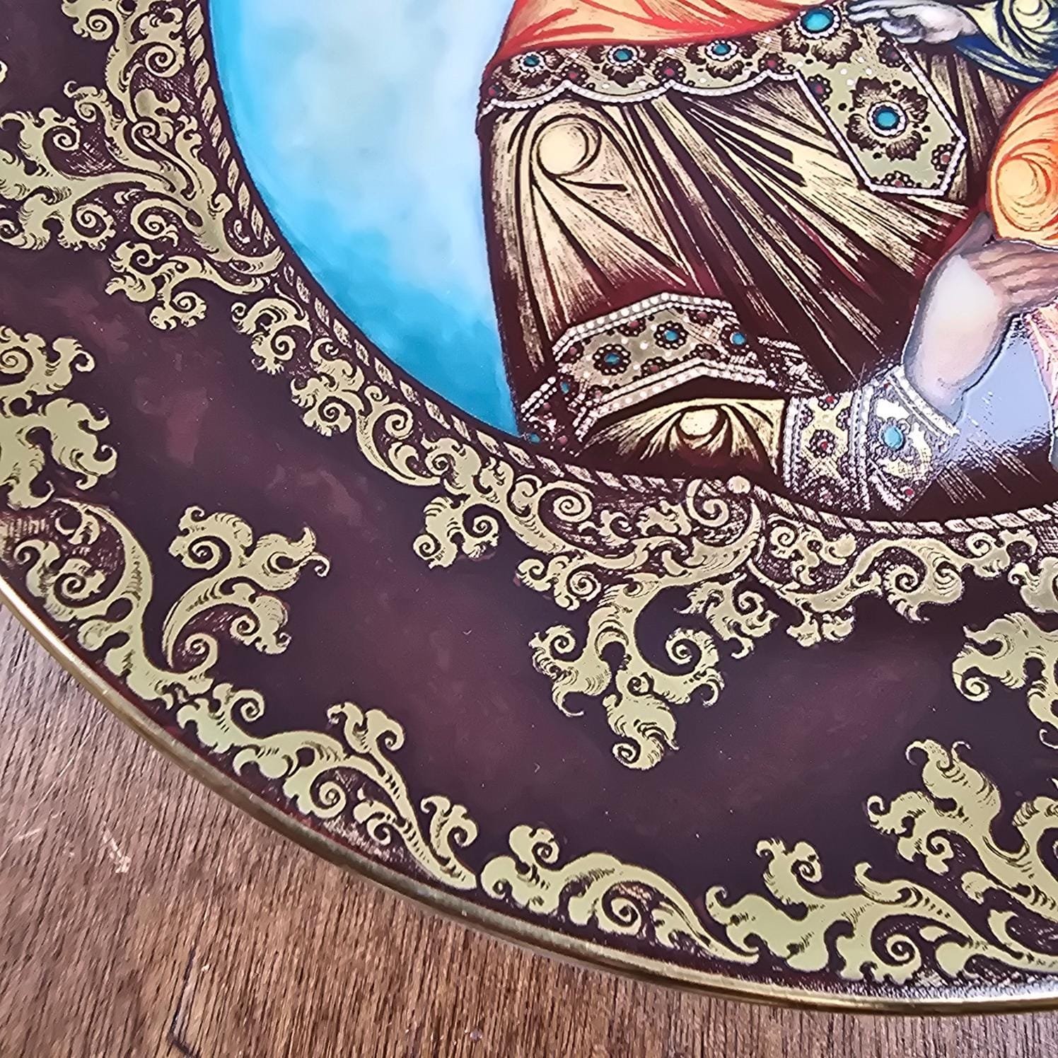 Assiette décorative Madonna à l’Enfant Bradford Exchange 1996 numérotée 5713, zoom sur le bord de l'assiette