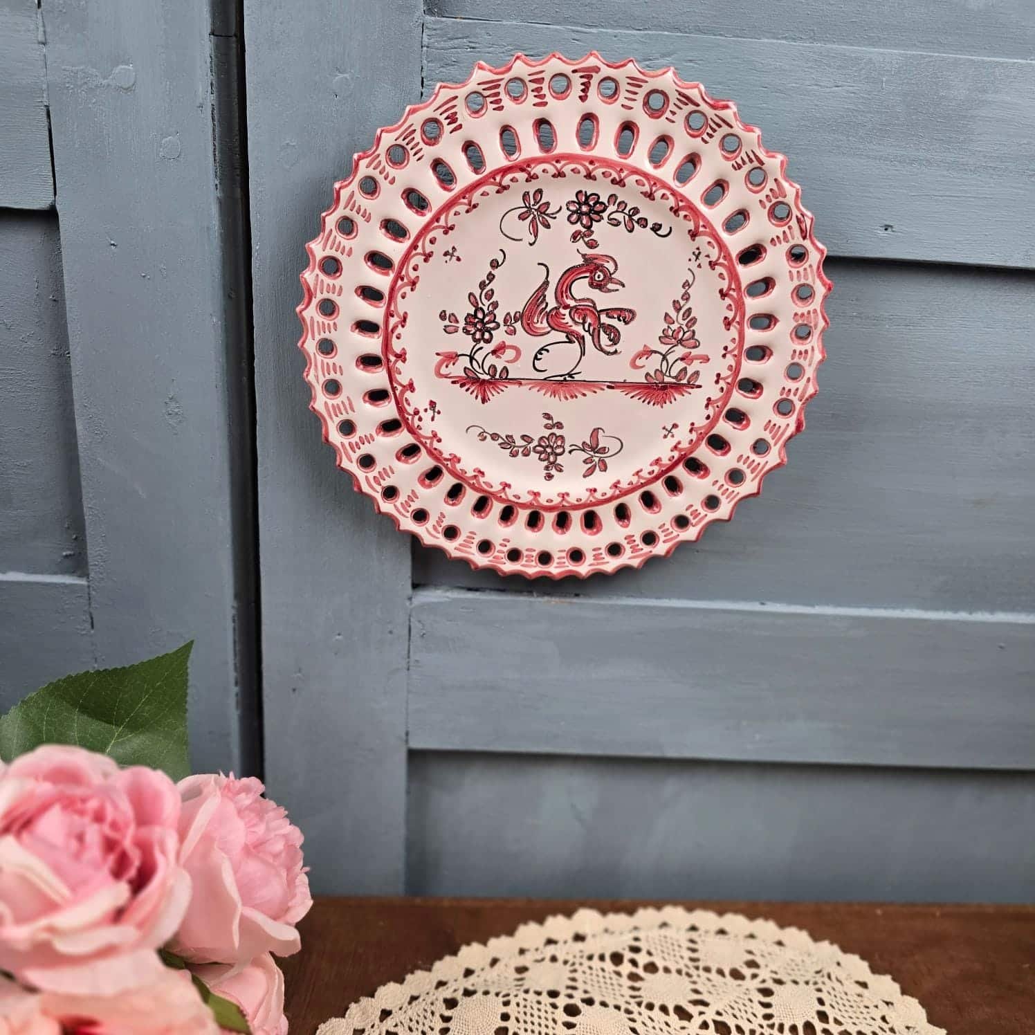 assiette martres tolosa coq rouge fait main artisan vintage