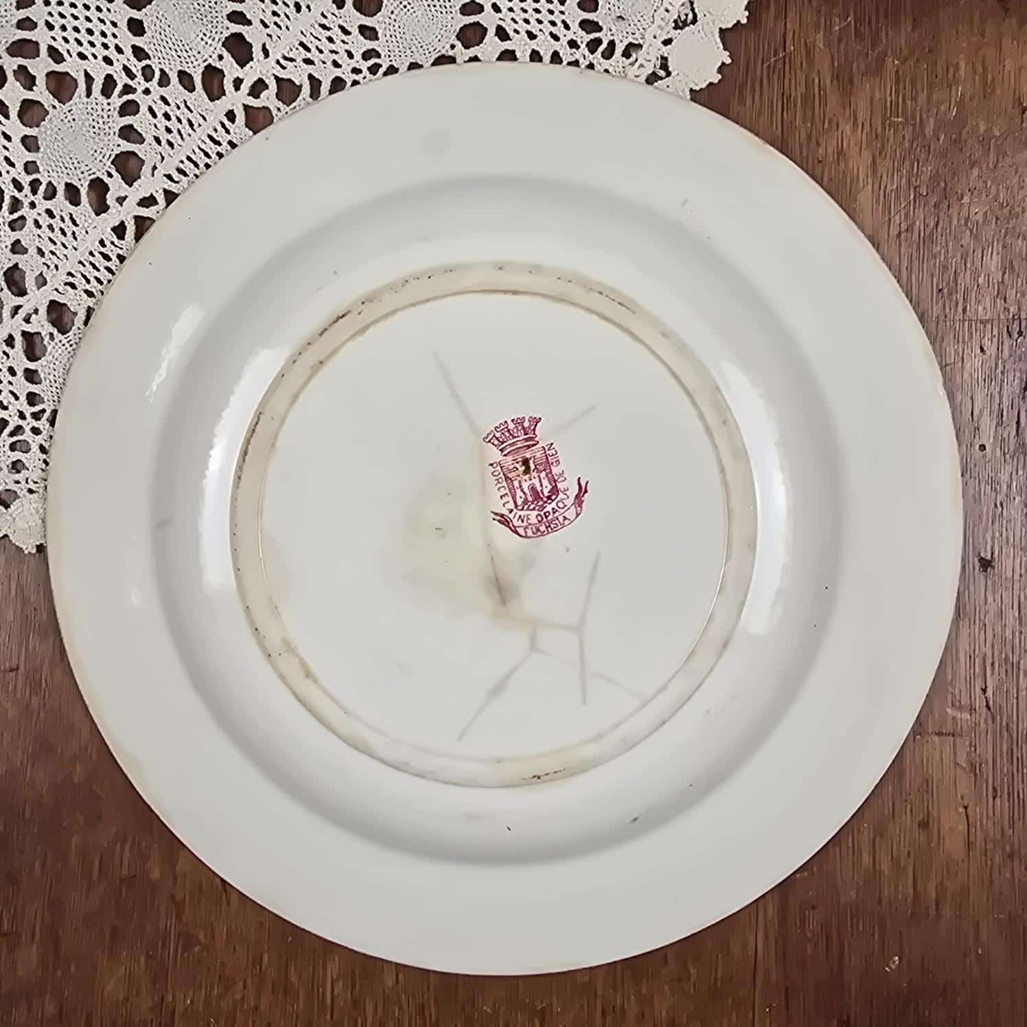 Dos de l'assiette ancienne Gien Fuchsia numéro 4