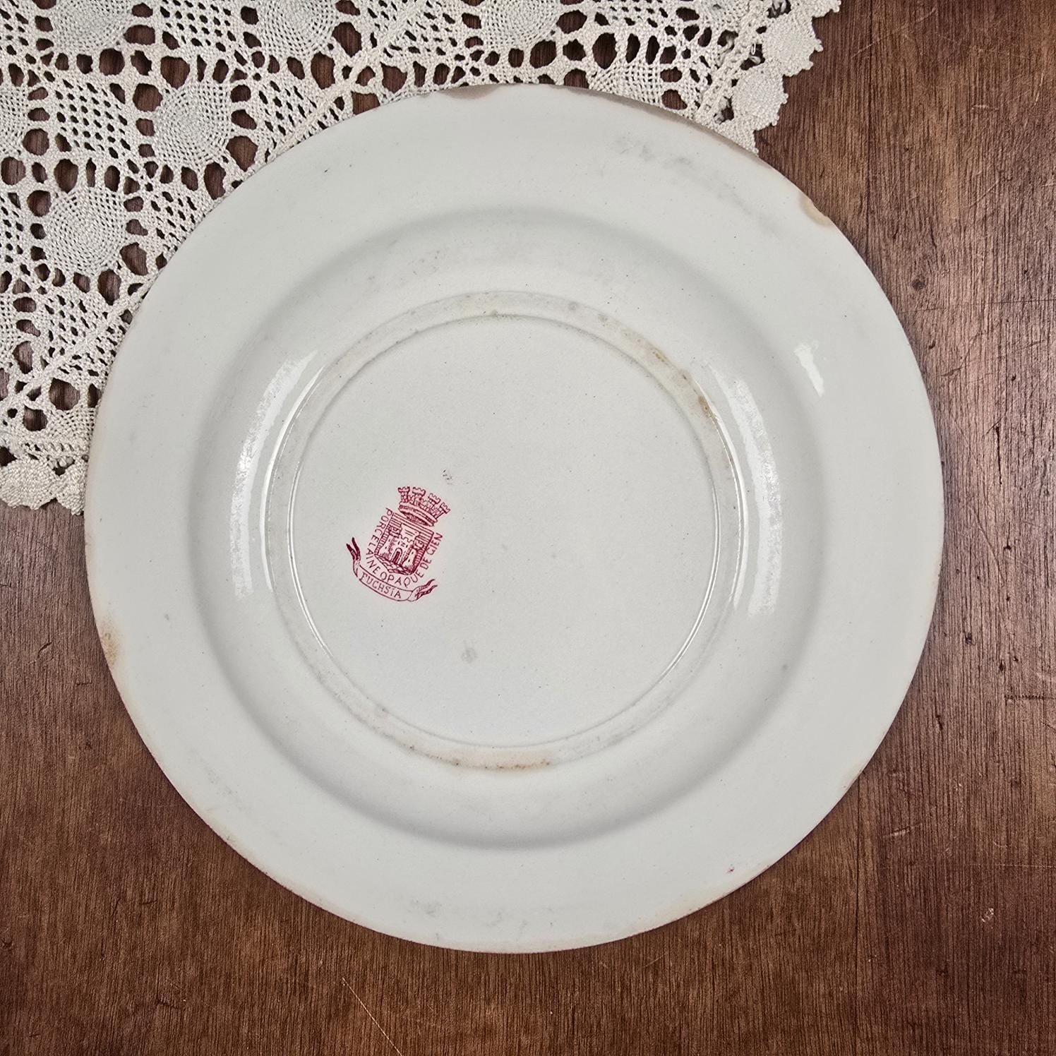 Dos de l'assiette ancienne Gien Fuchsia numéro 2