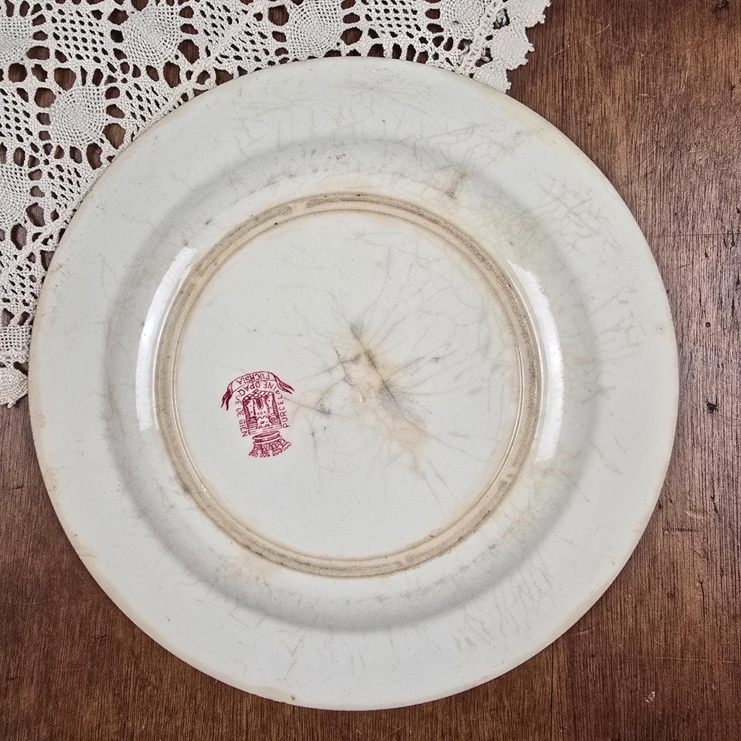 Dos de l'assiette ancienne Gien Fuchsia numéro 1