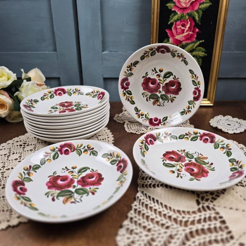 assiette ottawa moulin loups fleurs folklorique vintage