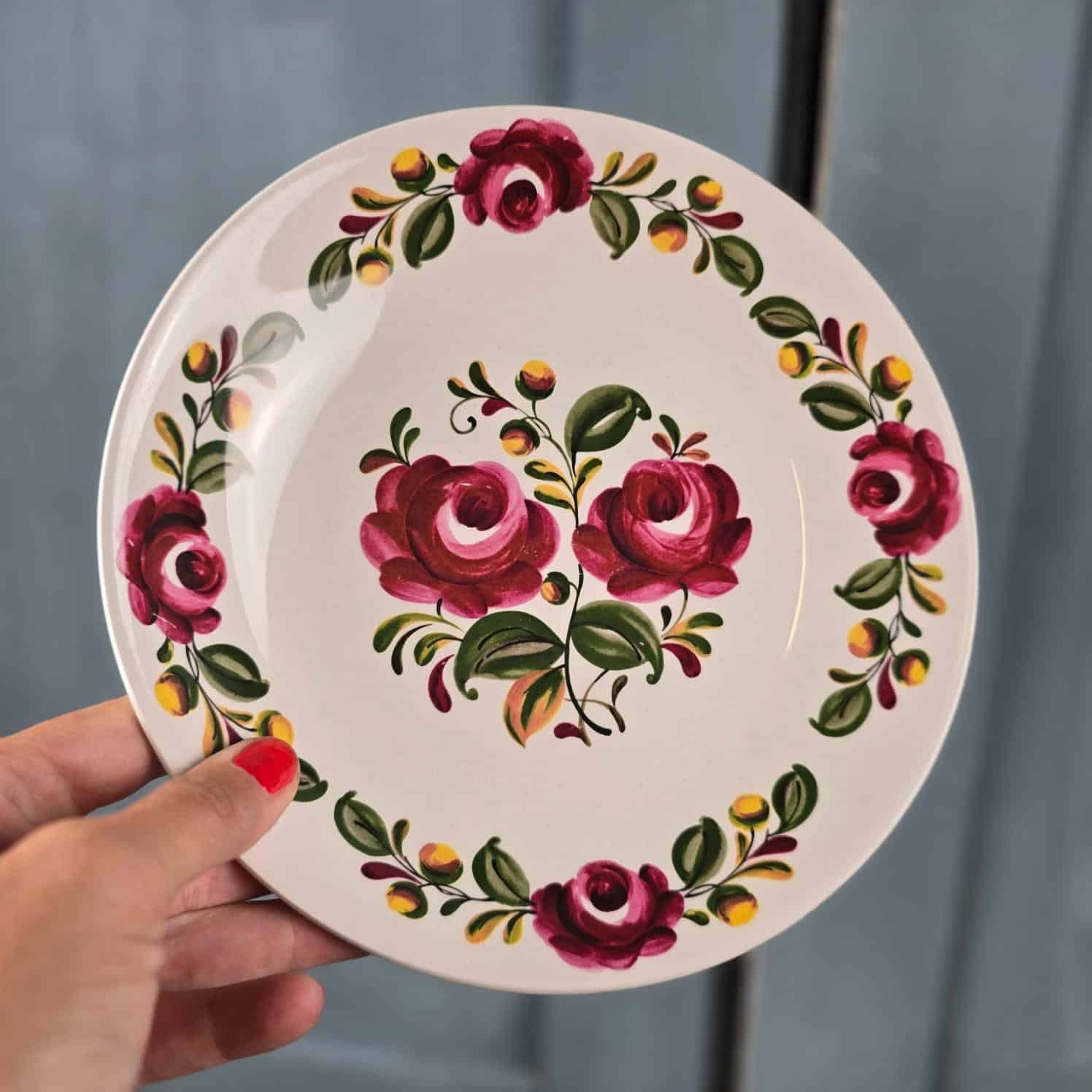 assiette ottawa moulin loups fleurs folklorique vintage