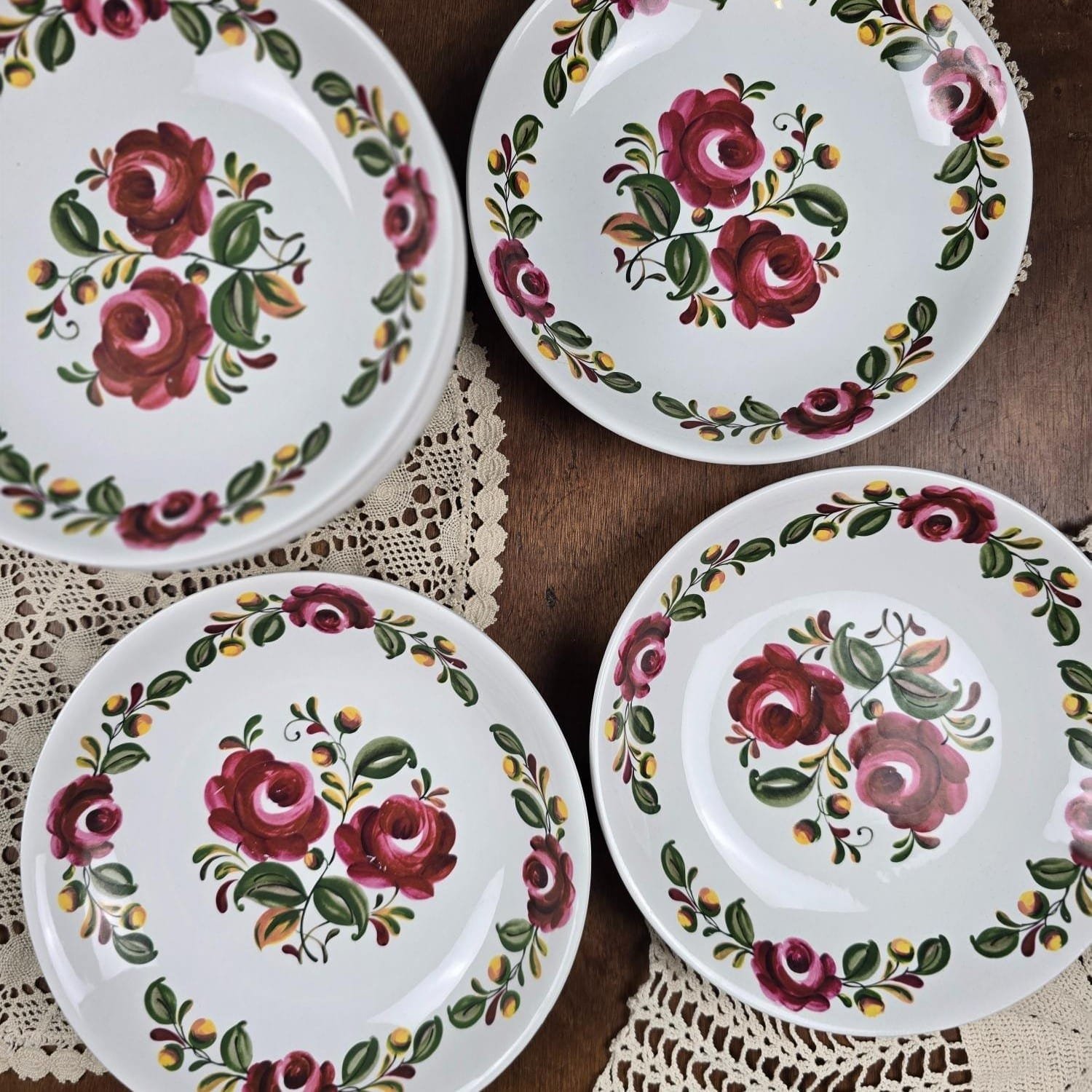 assiette ottawa moulin loups fleurs folklorique vintage