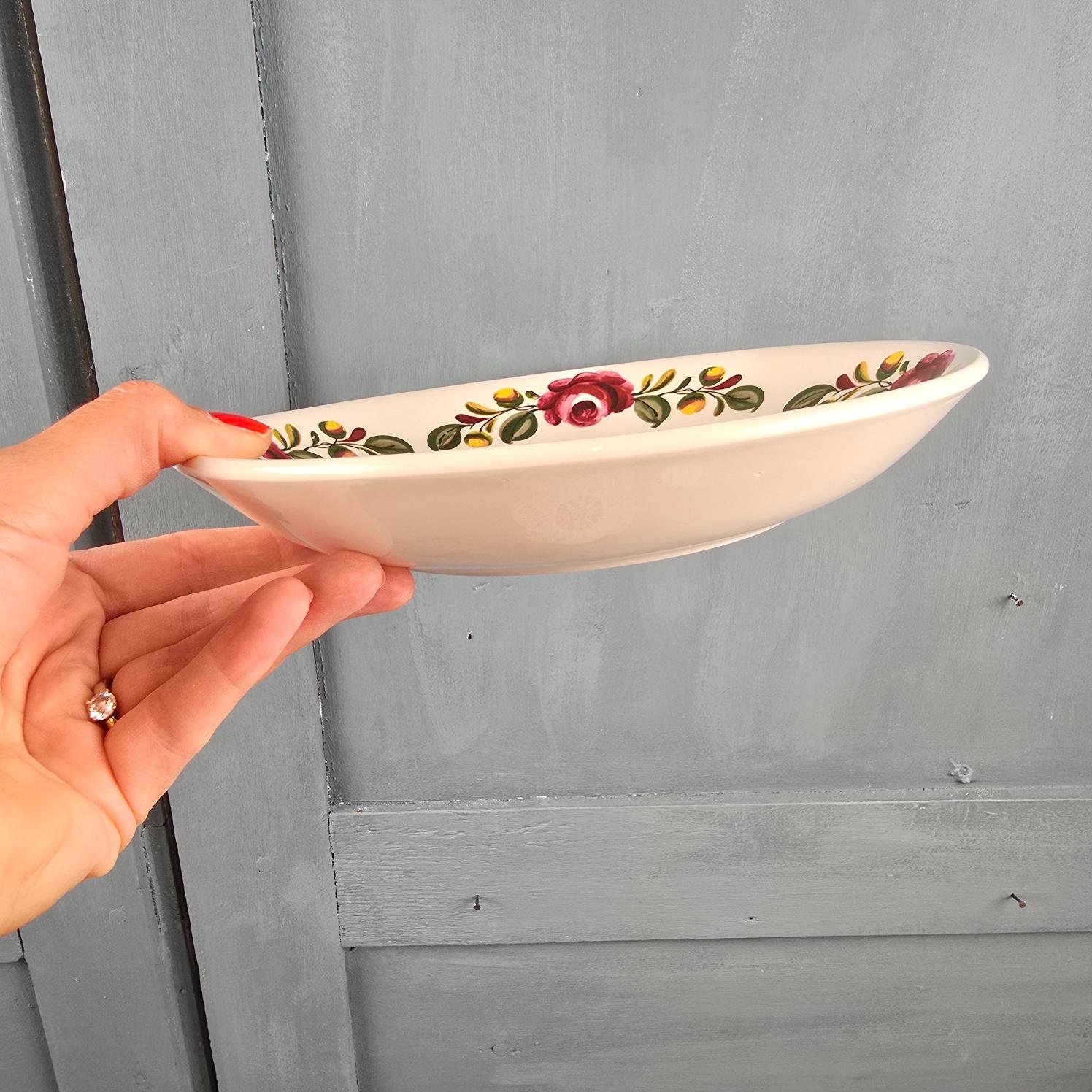 assiette ottawa moulin loups fleurs folklorique vintage