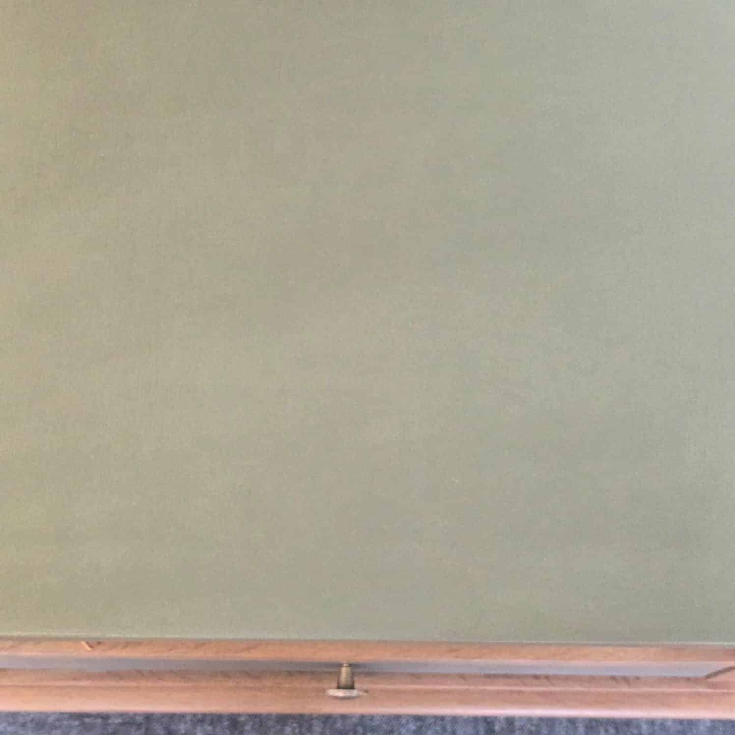 chevet vintage renove bois vert pieds compas