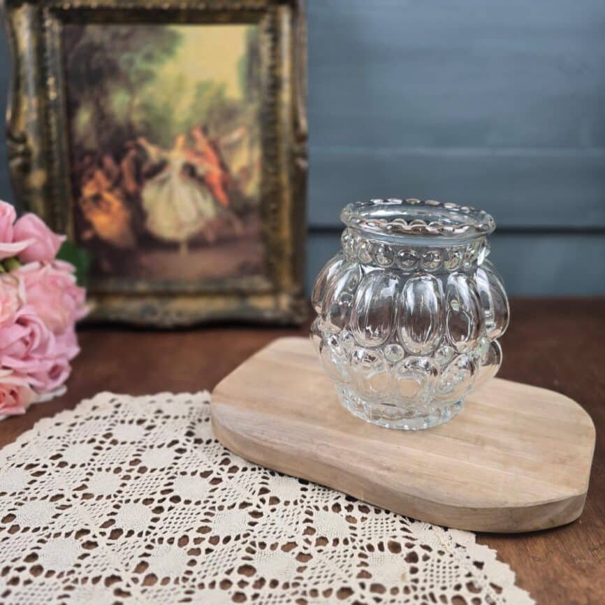 Globe en verre moulé transparent – Luminaire au décor bullé dans ambiance vintage