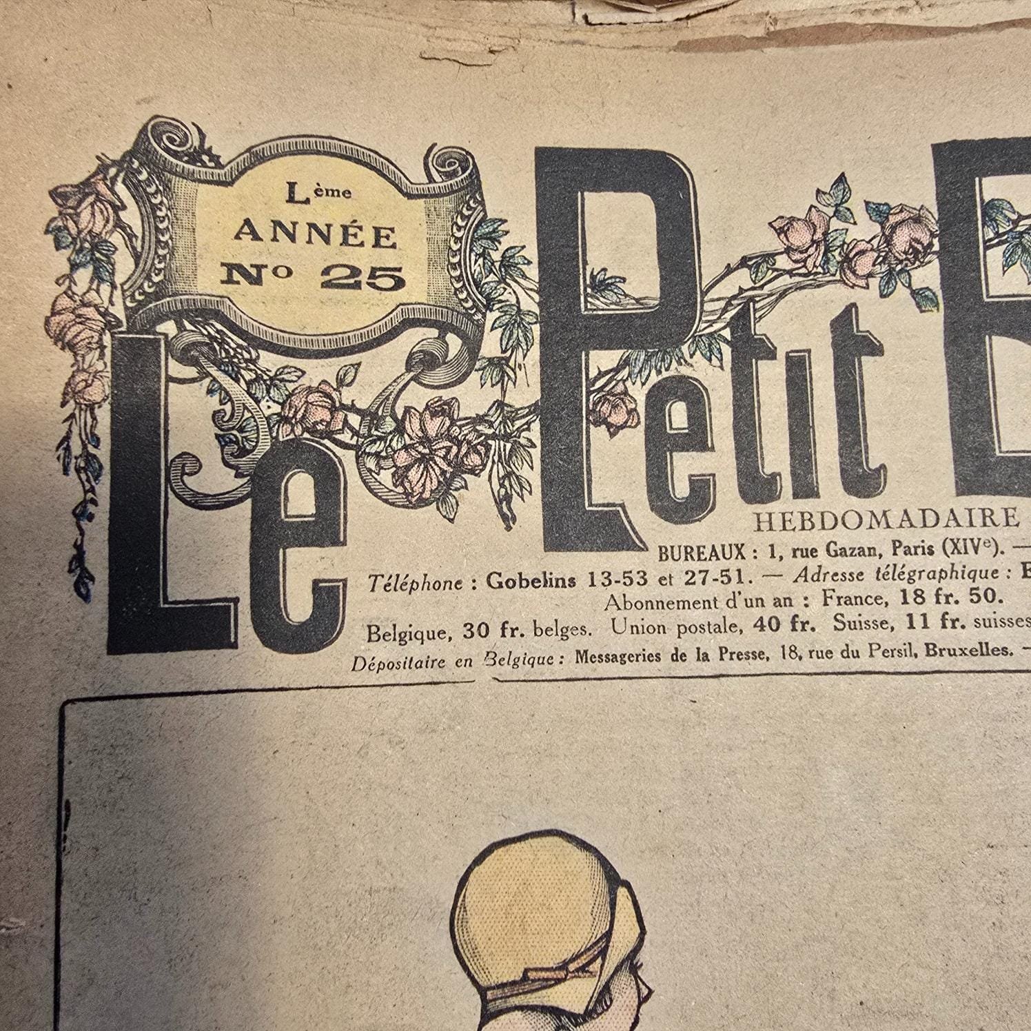 Zoom sur le numéro du magazine présent sur la couverture « Le Petit Écho de la Mode »