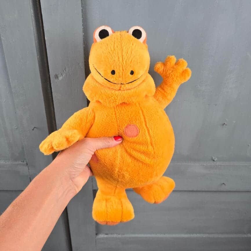 Peluche parlante Casimir TOMY 2002, L’Île aux enfants tenue en main