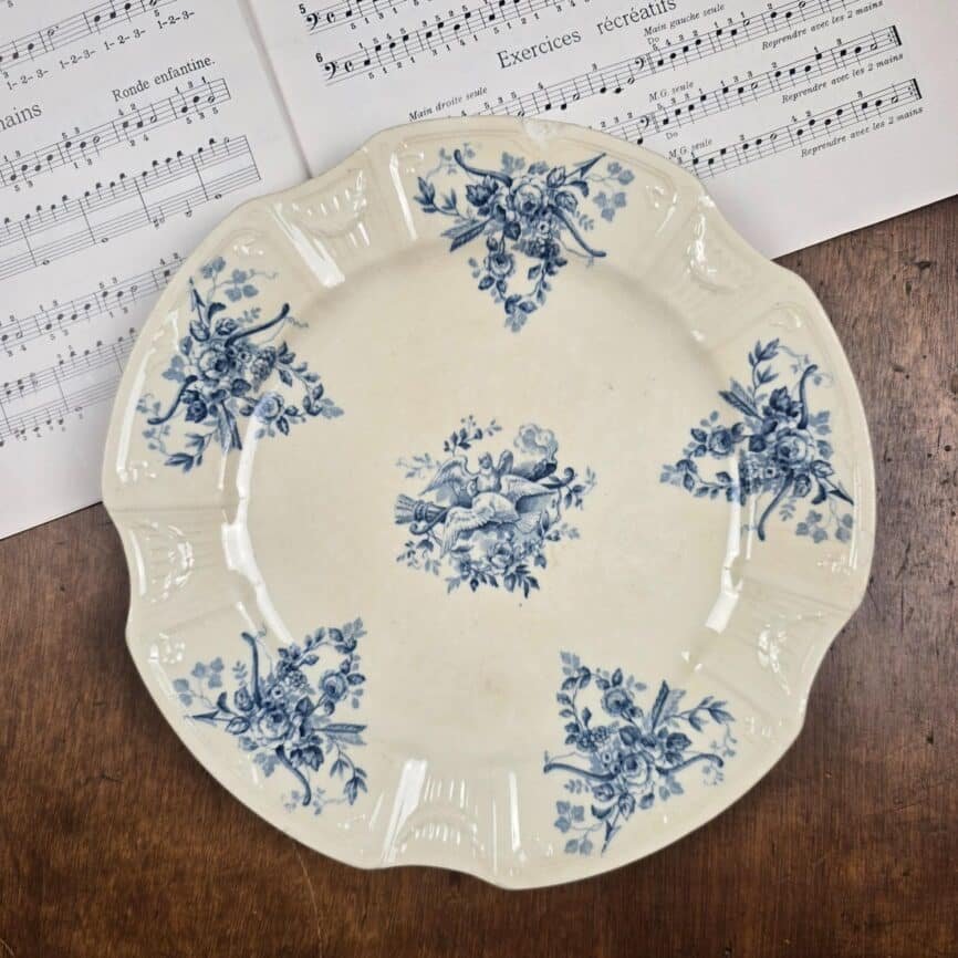 plat gien colombes bleue annees ancien