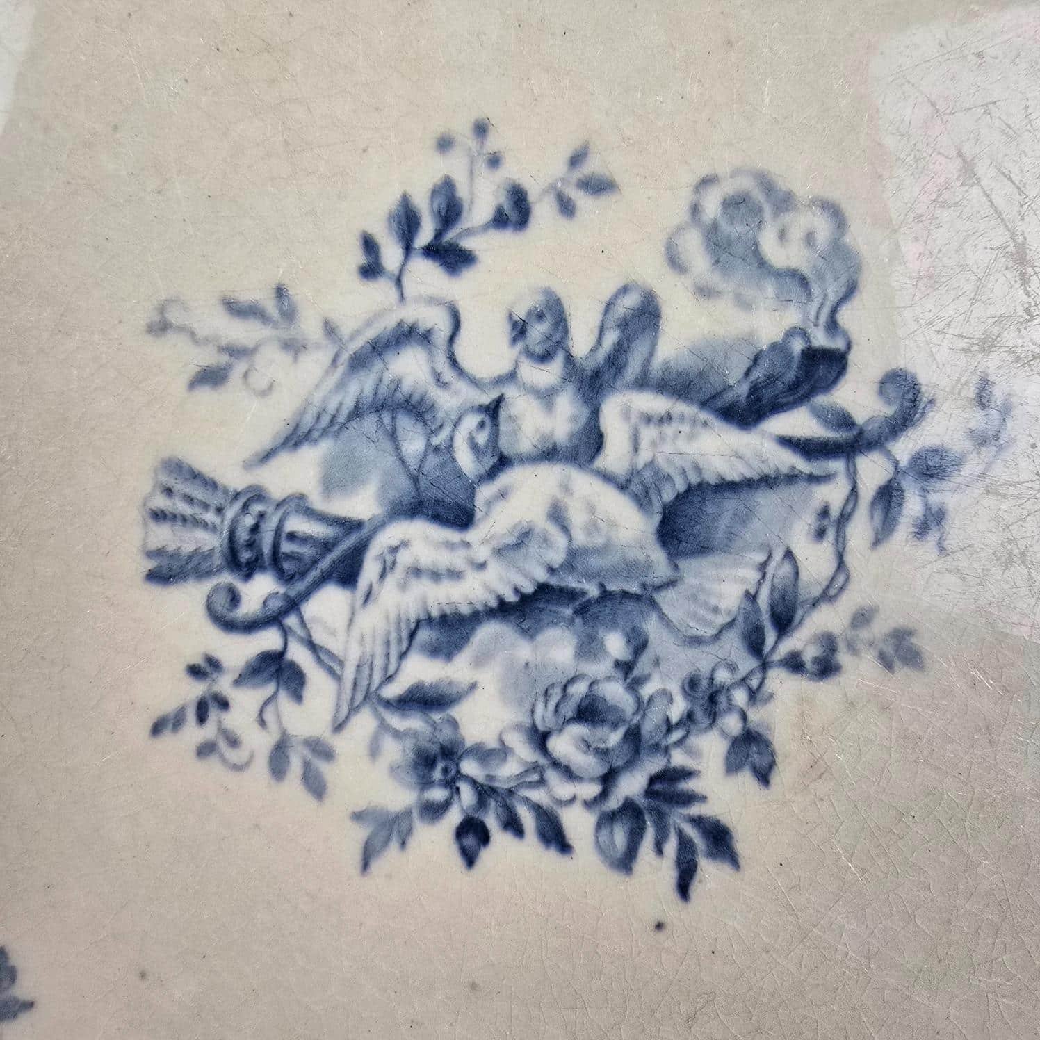 plat gien colombes bleue annees ancien