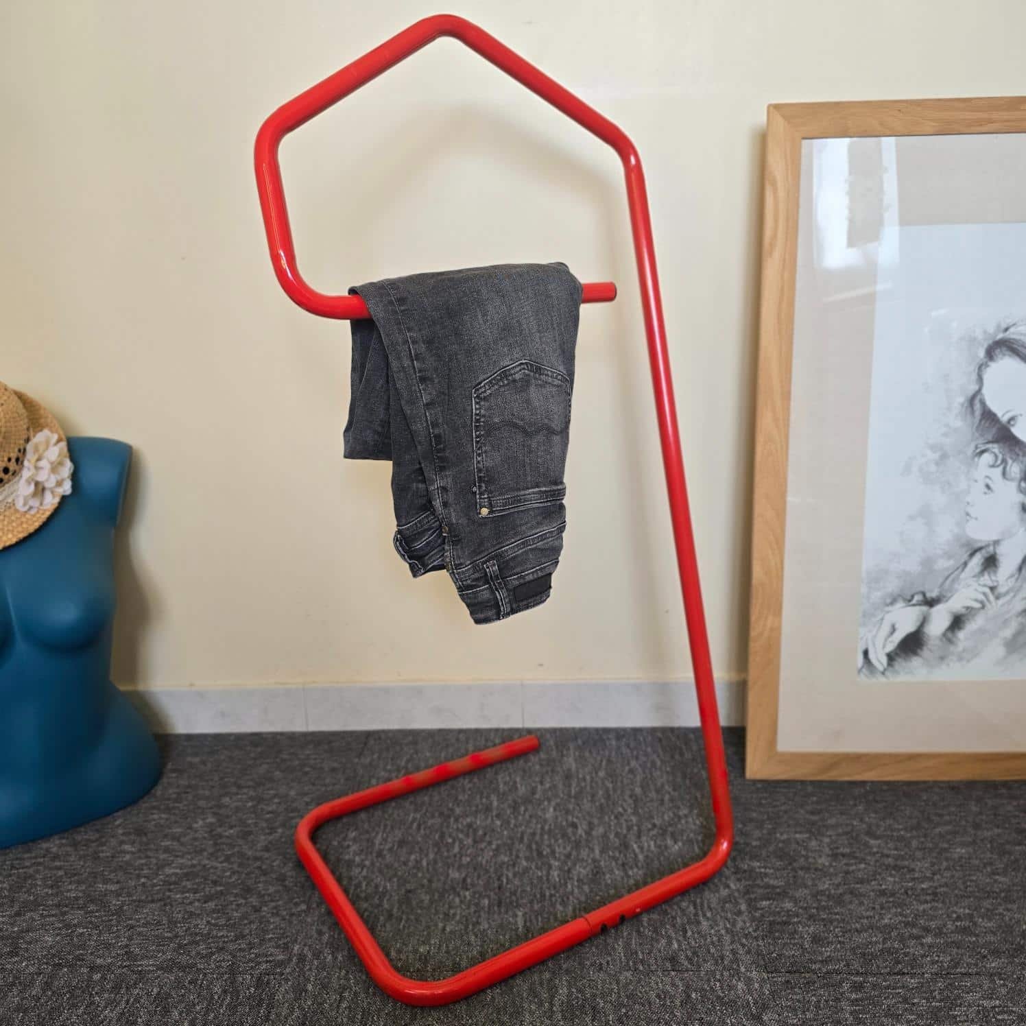 valet ikea niels gammelgaard designer metal rouge annees