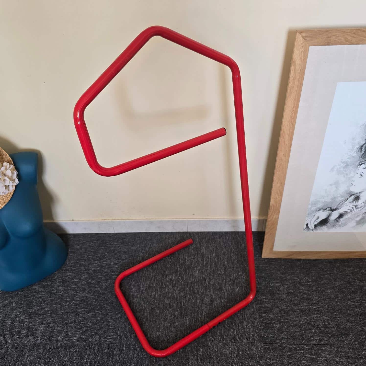 valet ikea niels gammelgaard designer metal rouge annees