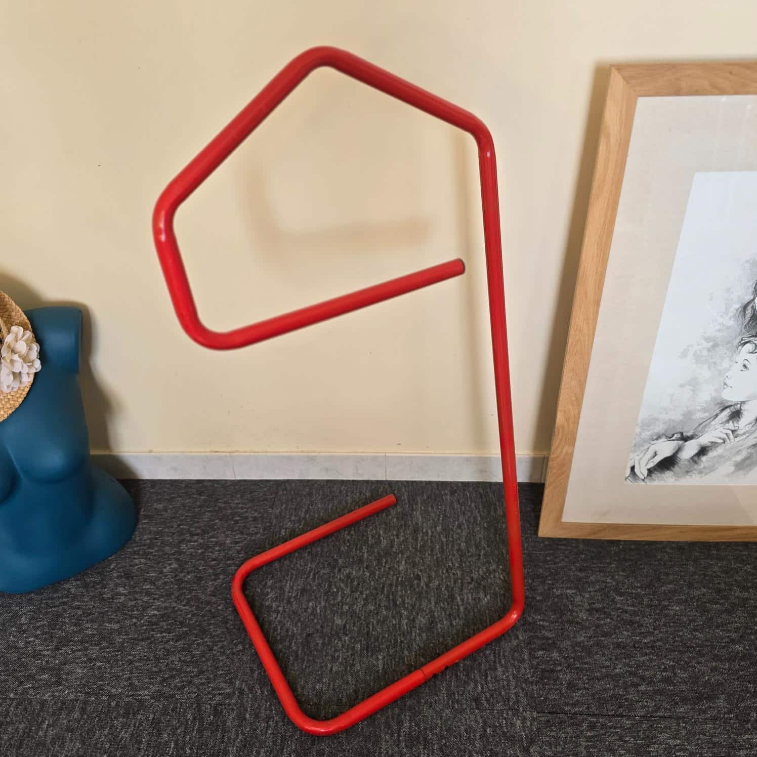 valet ikea niels gammelgaard designer metal rouge annees