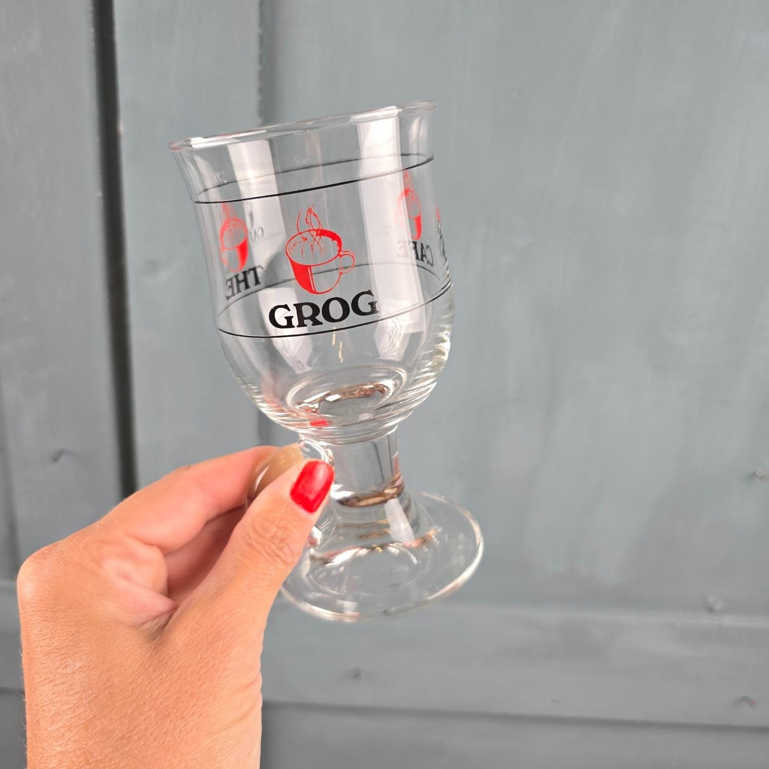 Verres à Grog en verre transparent et inscription en noir "Grog" et dessin d'une tasse fumante rouge