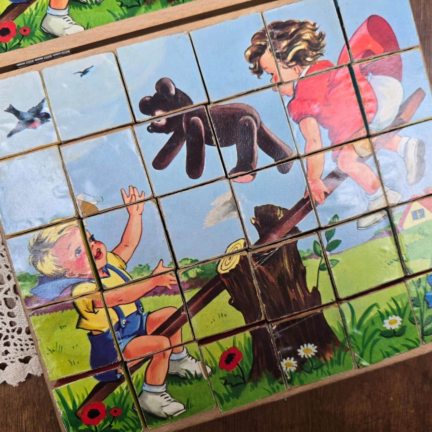 Planche modèle illustrée du jeu de cubes éducatifs avec alphabet
