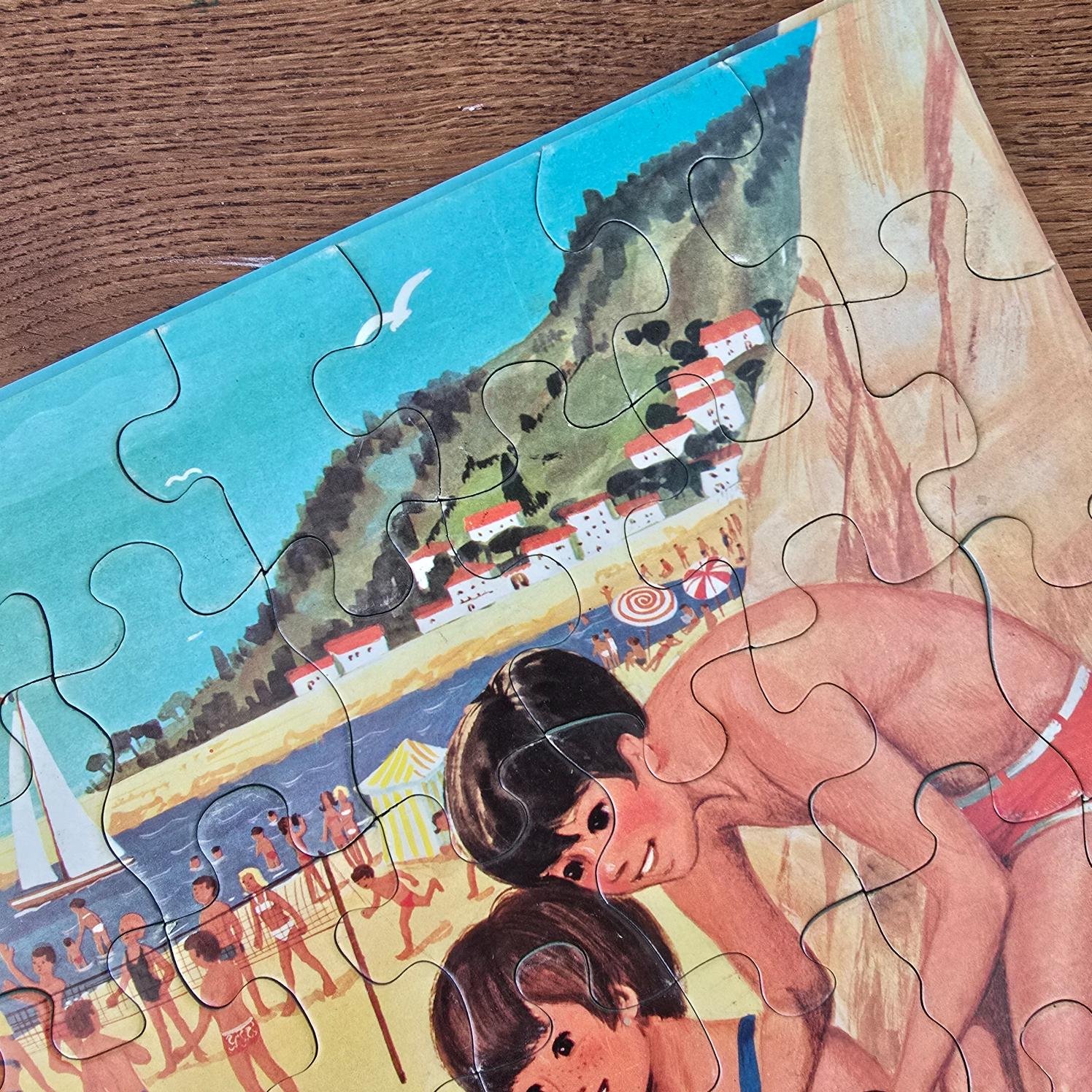 Détail du paysage côtier et des voiliers sur le puzzle Au bord de la mer