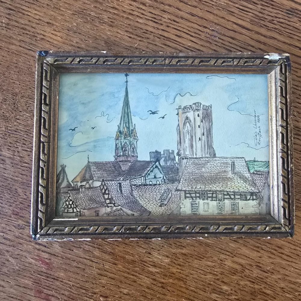 Aquarelle ancienne Rouffach Alsace 1977 – Encre de Chine signée, posée sur table en bois