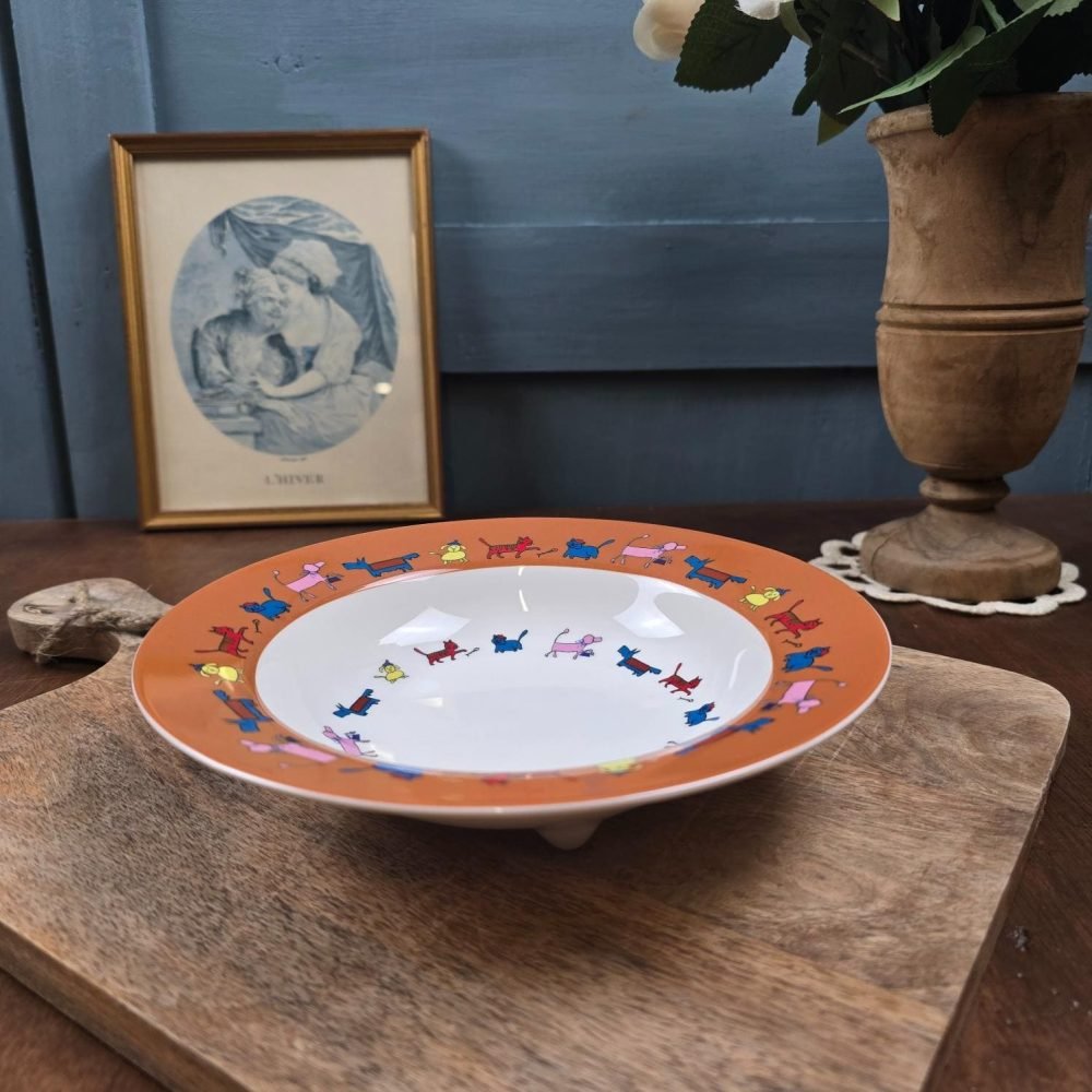 Assiette creuse Villeroy & Boch décor chiens et chats bord orange style enfant