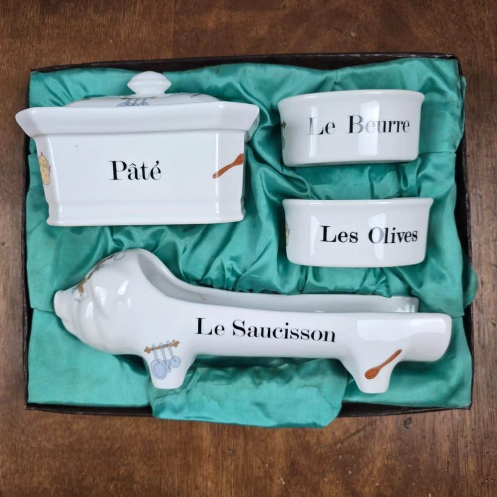 Coffret apéritif Apilco Les Chefs complet dans son écrin satin vert.