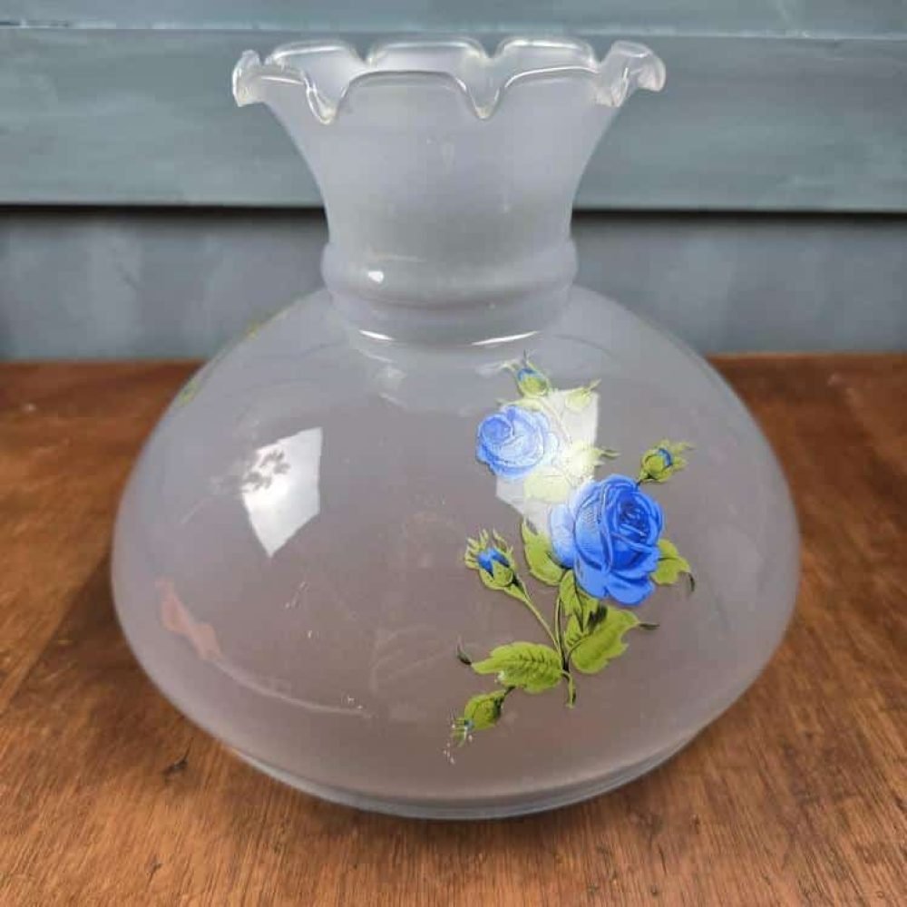 globe vintage fleurs bleues abat jour verre romantique vintage, vue rapprochée