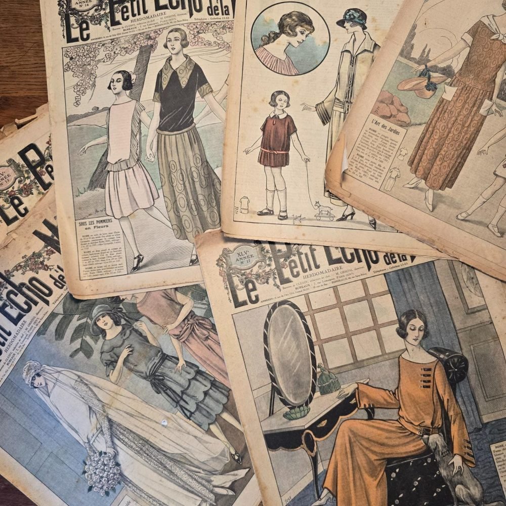 Couvertures des magazines « Le Petit Écho de la Mode » des années 20, illustrées et colorées