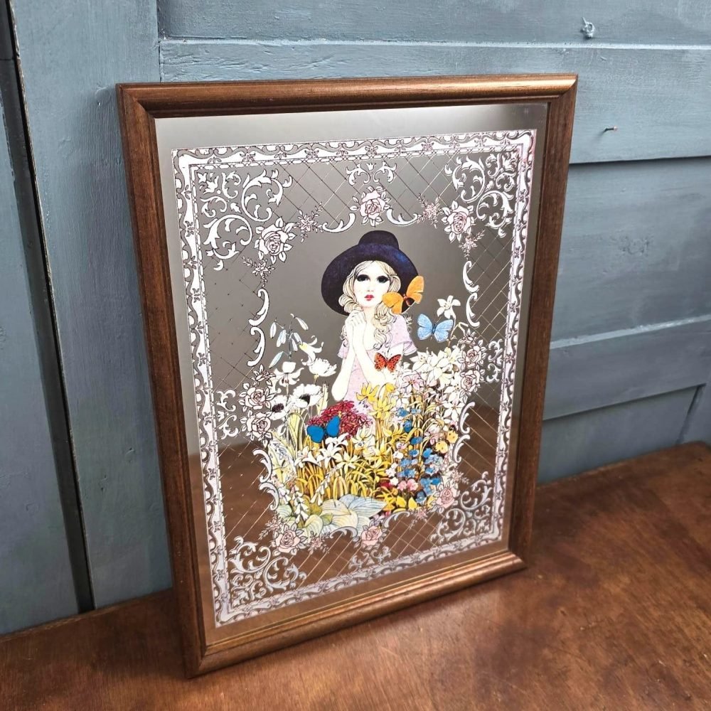 Miroir sérigraphié vintage jeune fille fleurs & papillons, sur fond bleu