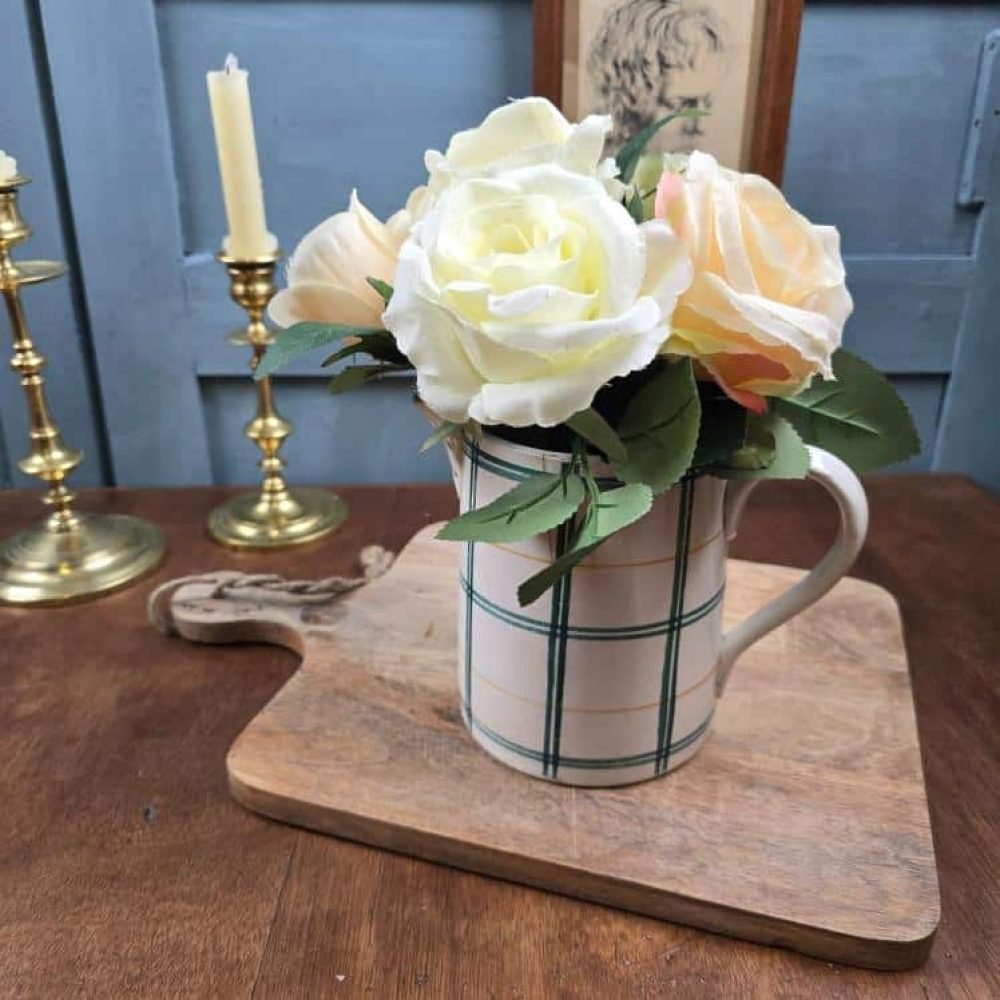 pichet vintage moulin loups carreaux verts, avec fleurs, ambiance vintage