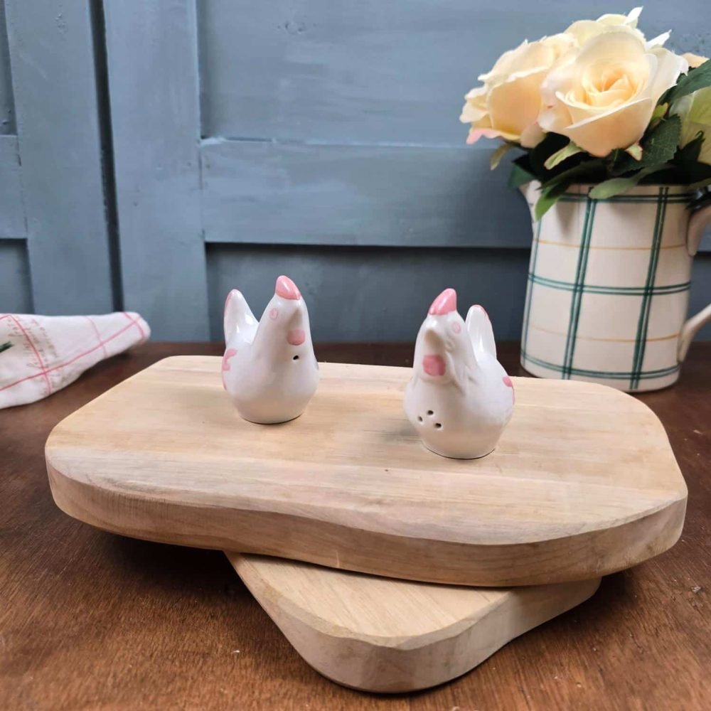 salière et poivrière original en forme de poule vintage, ambiance vintage