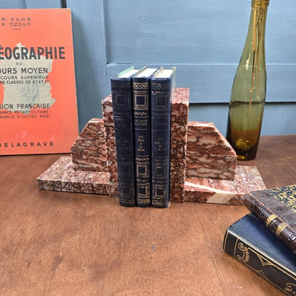 Serre-livres anciens en marbre rose – Paire Art Déco vintage